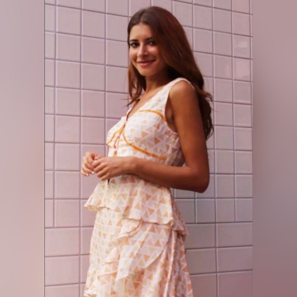 EUC Amy Lynn Asymmetrical Geometric Tank and Skirt Set in Yellow, Cream & Orange - Picture 4 of 11